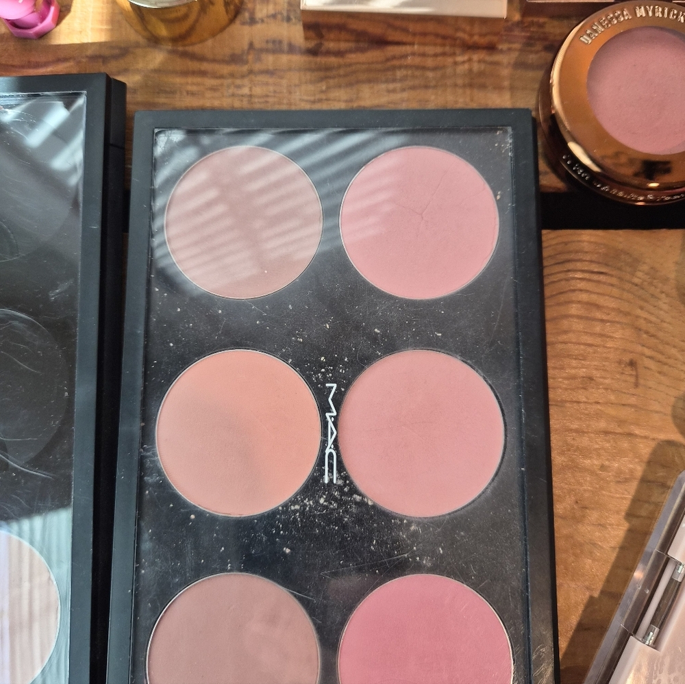 BLUSH HAUL! MAC, MILK, SAIE, LAWLESS, LYS ECT.. - Picture 7 of 11
